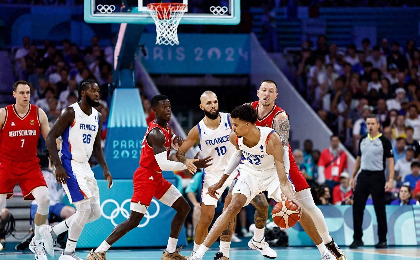 FB体育官网-美国籃球队胜利晋级,实力备受认可