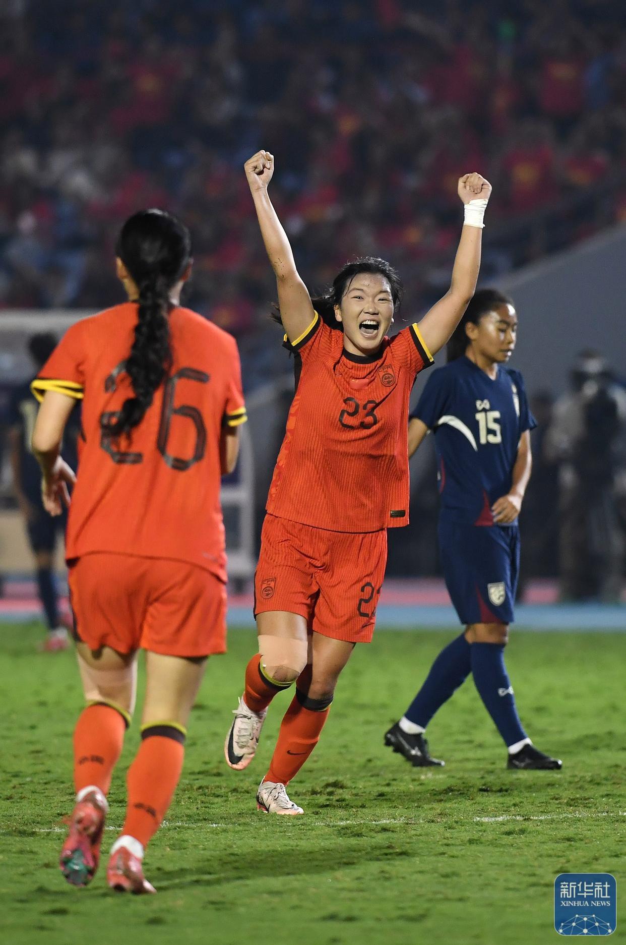 FB体育官网-女足联赛冠军争夺激烈上演