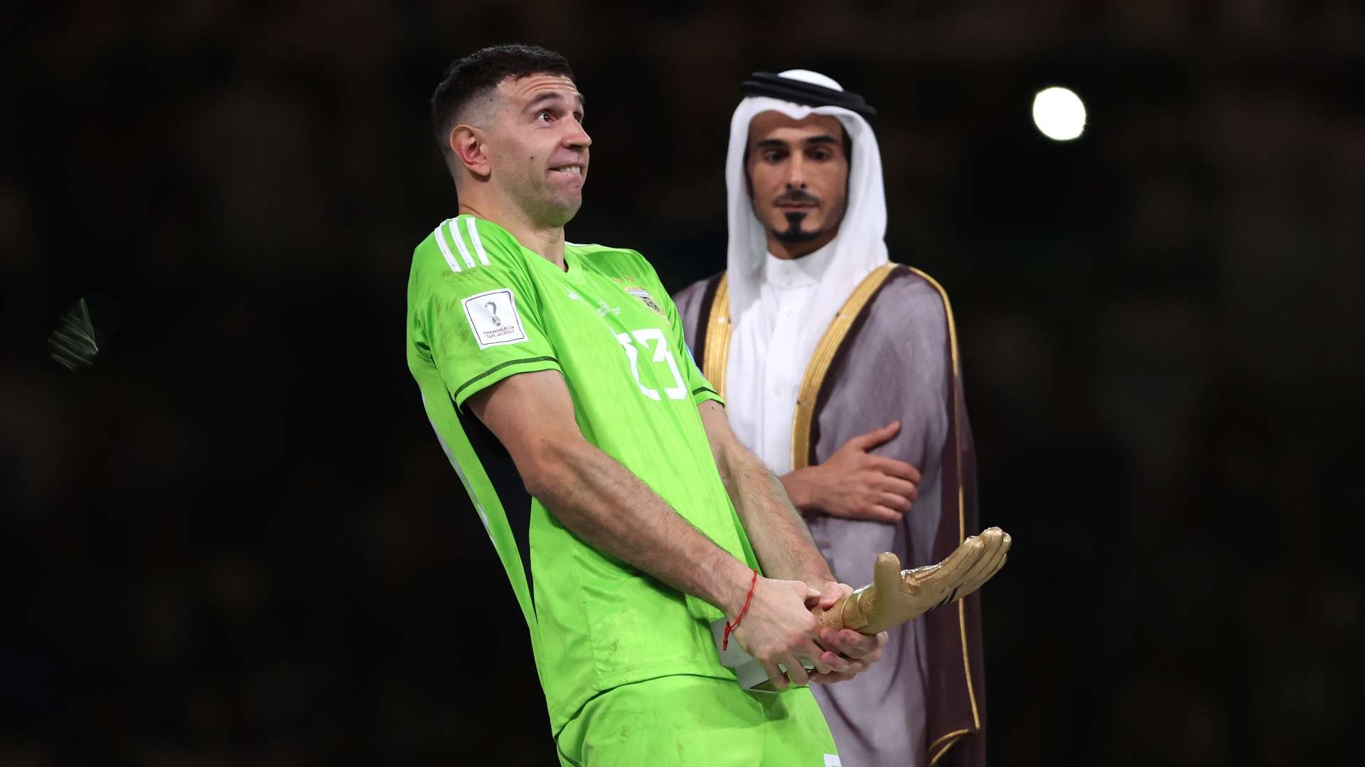 FB体育官网-阿根廷游泳选手勇夺金牌，创造新纪录